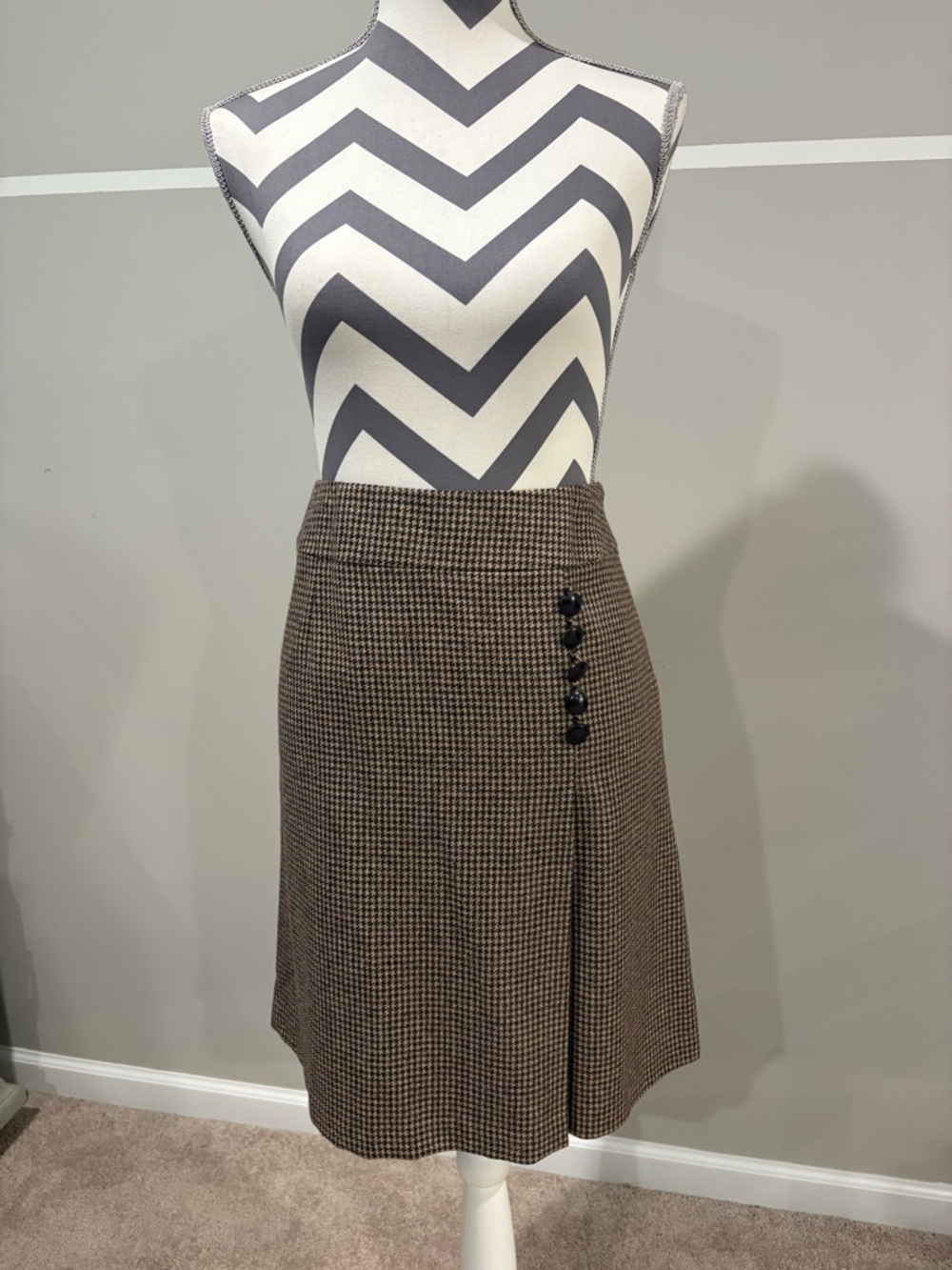 Talbots Vintage Academia Brown & Black Houndstooth Skirt with Side Button Detail - Picture 2 of 6